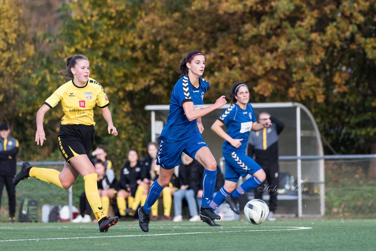 Bild 161 - F SSC Hagen Ahrensburg - SV Frisia 03 Risum-Lindholm : Ergebnis: 2:0